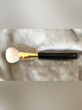 *NEW* - TOM FORD CREAM FOUNDATION MAKEUP BRUSH #02